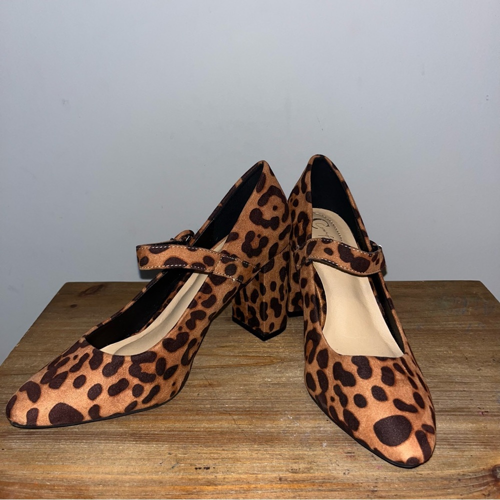Chic Brown and Black Heels with Mary Jane Design Size 8 - Picture 1 of 9